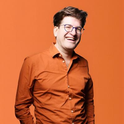 Nils Heinrich „Brückentage in Übergangsjacke“ in Bad Belzig am 17. Mai 2026 um 16:00 Uhr