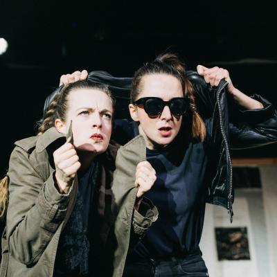 Krieg und Frieden - Eine Theaterstück in Stralsund am 03. Juni 2026 um 19:00 Uhr