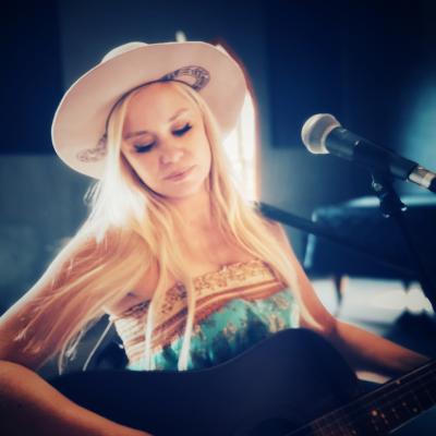 Sofia Talvik - Center of the Universe Tour