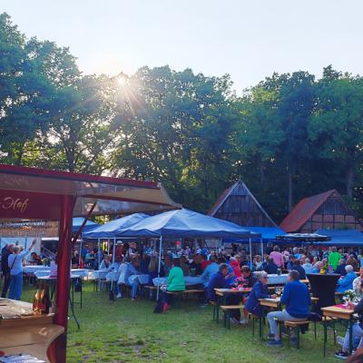 Weinfest - Genuss, Musik und besondere Atmosphäre in Wunstorf am 14. Juni 2026 um 11:00 Uhr