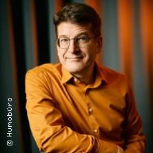 Nils Heinrich - Brückentage in Übergangsjacke in Bergneustadt am 15. Mai 2026 um 20:00 Uhr